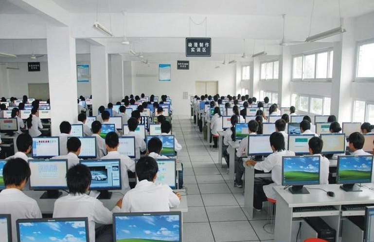平?jīng)鰴C電工程學校計算機網(wǎng)絡技術專業(yè)深度解析 基礎扎實，開發(fā)潛力廣闊